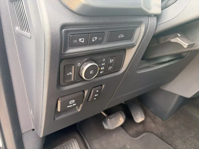 Used 2022 White Ford Lariat image 20