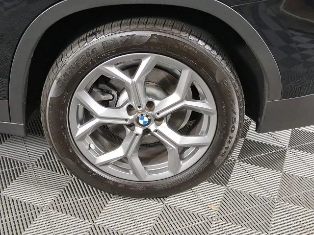 Used 2023 Black BMW xDrive30i image 30