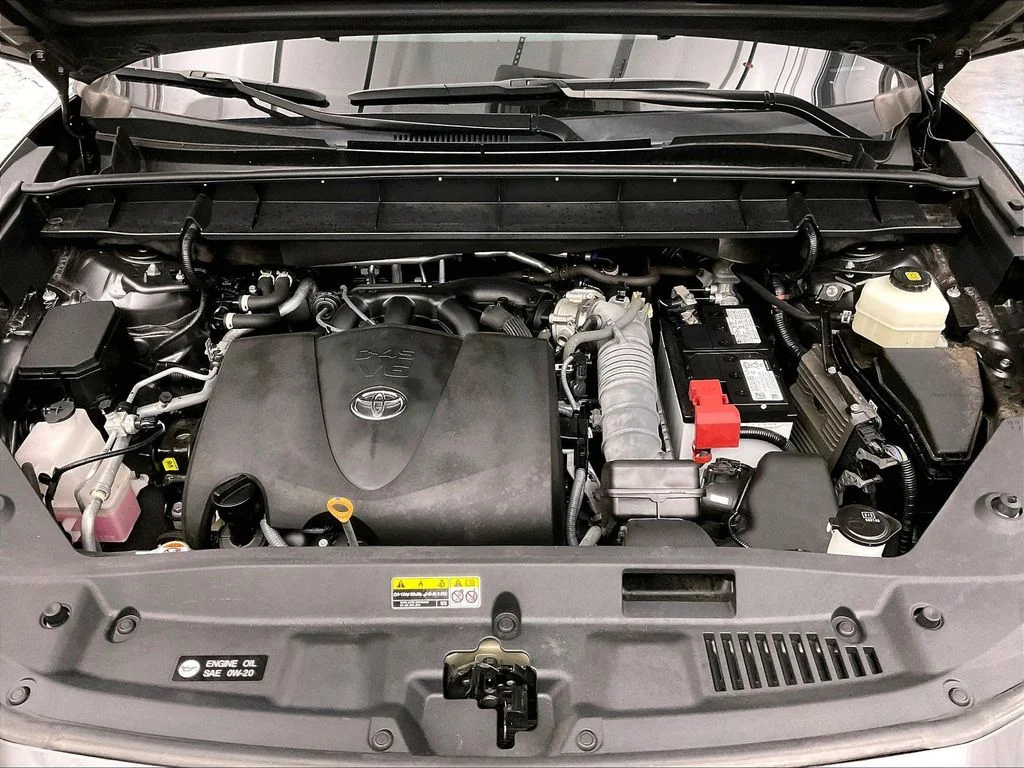 Used 2022 Gray Toyota XLE image 14