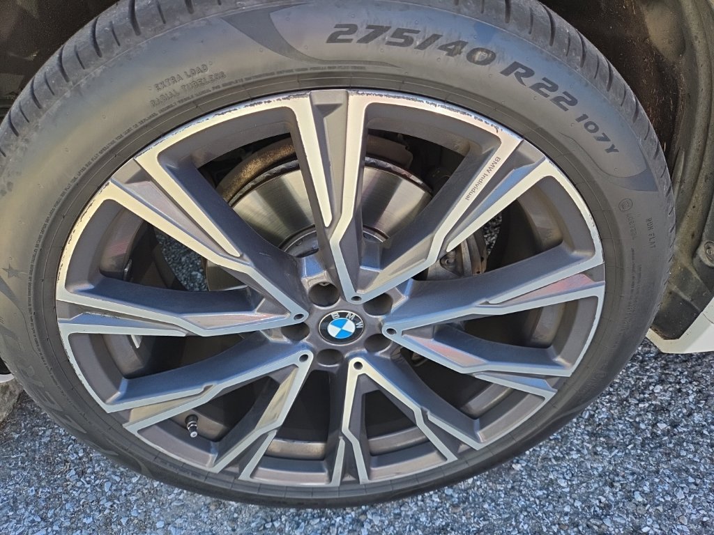 Used 2021 Alpine White BMW xDrive40i image 3