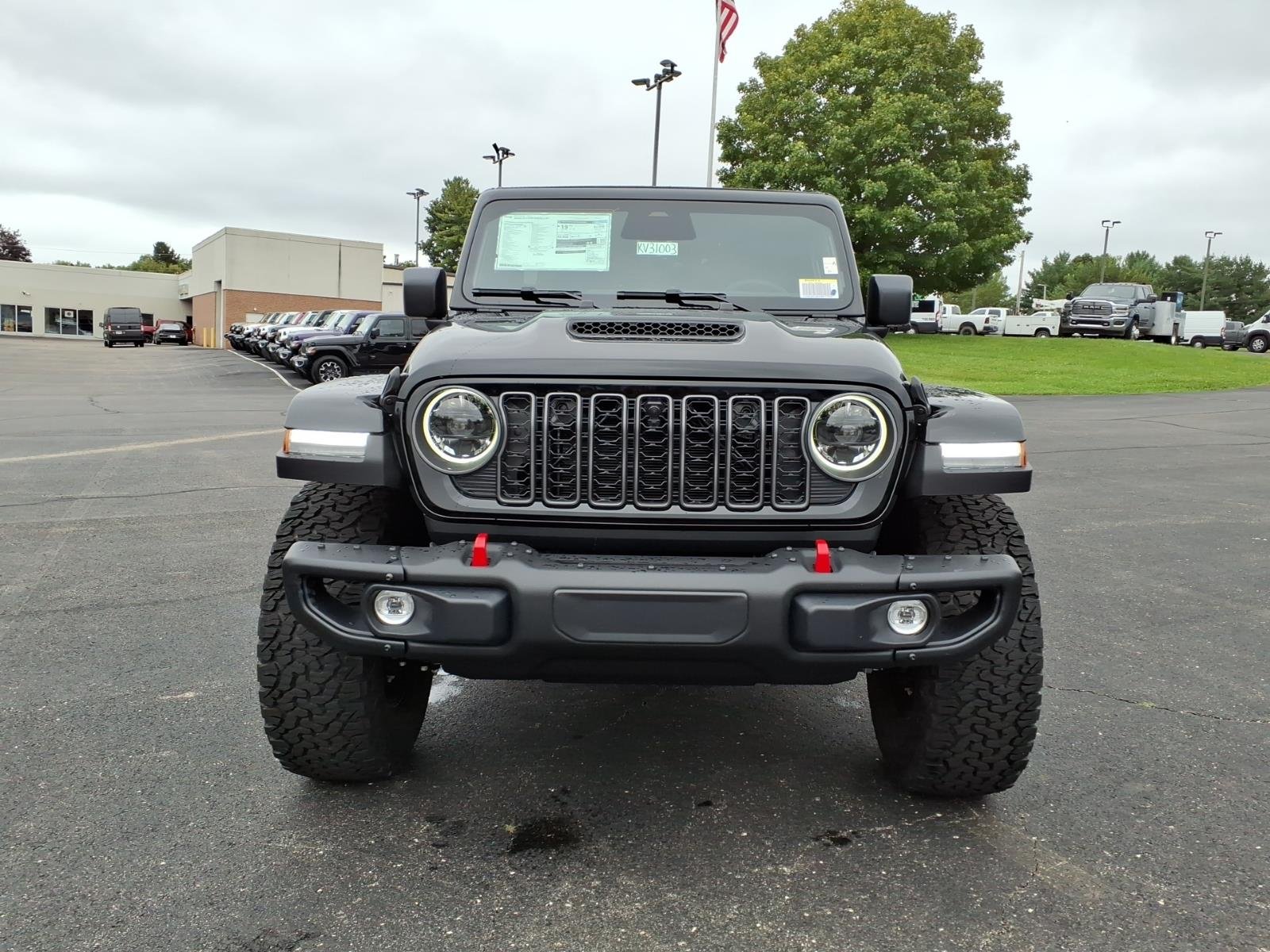 New 2027 Black Clear-Coat Paint Jeep Rubicon X image 2