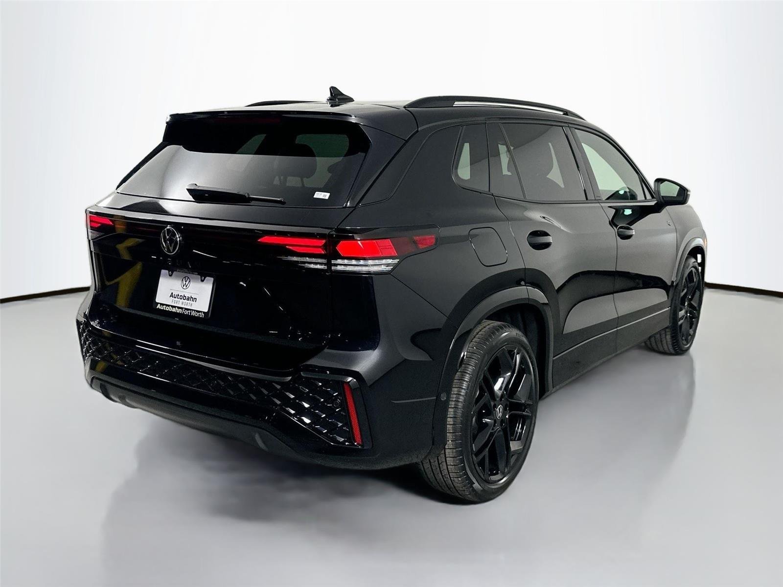 New 2026 Deep Black Pearl Volkswagen SE R-Line Black image 4