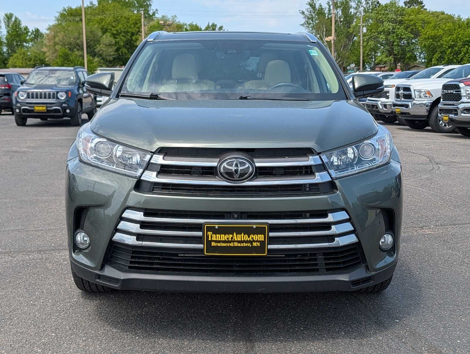 Used 2018 Toyota Highlander Limited Platinum with VIN 5TDDZRFH4JS862130 for sale in Brainerd, Minnesota