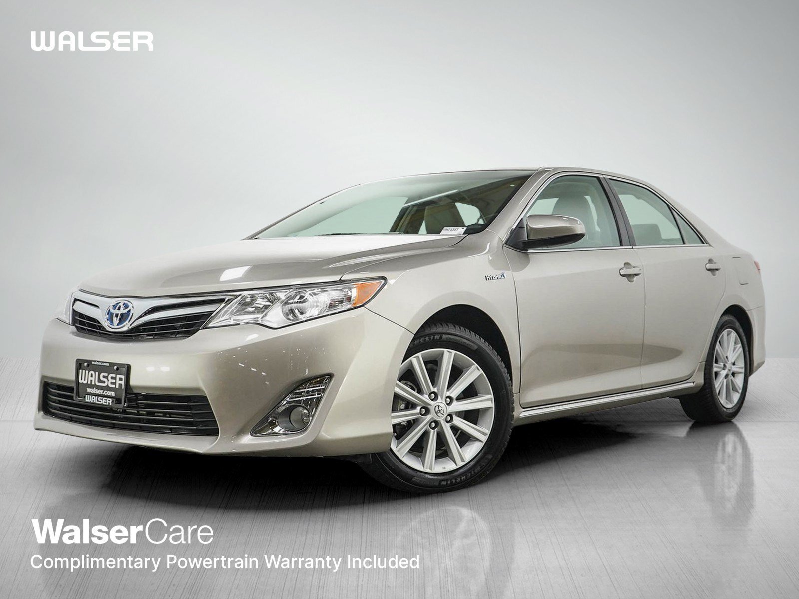 Used 2014 Creme Brulee Mica Toyota 4dr Sdn XLE (Natl) *Ltd Avail* image 1