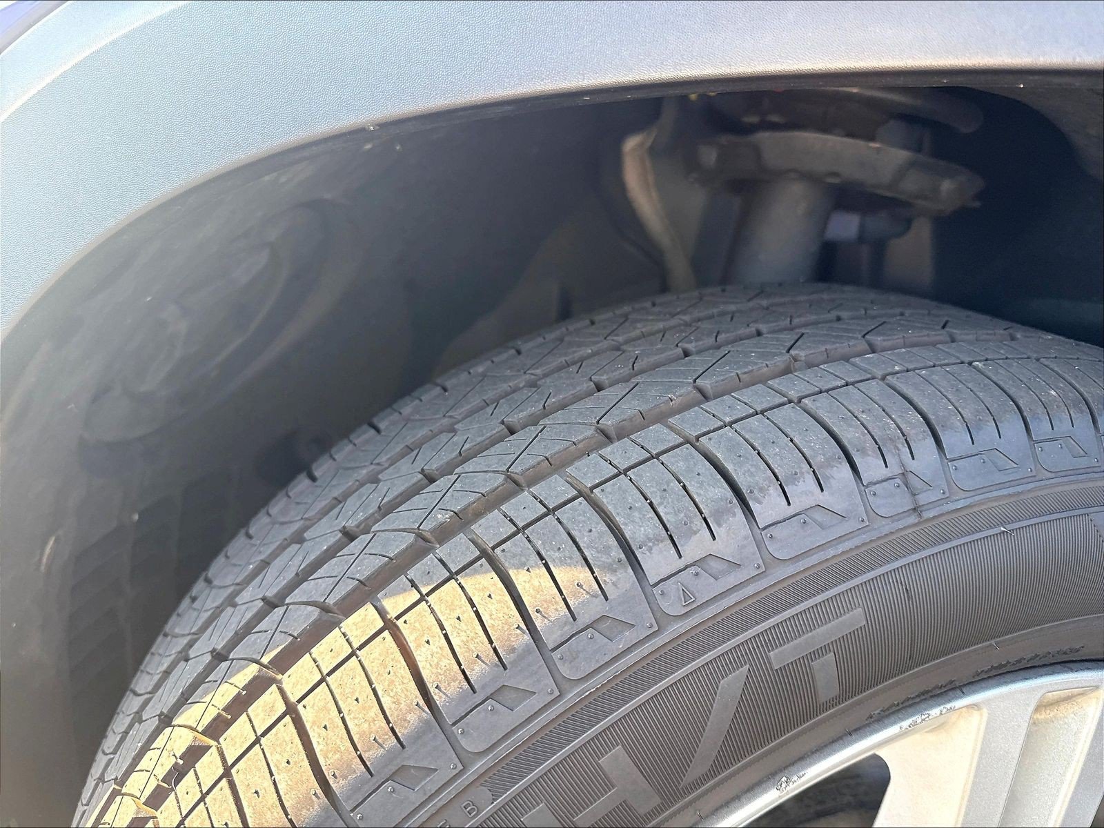 Used 2022 Galaxy Blue Metallic Mercedes-Benz GLB 250 image 37