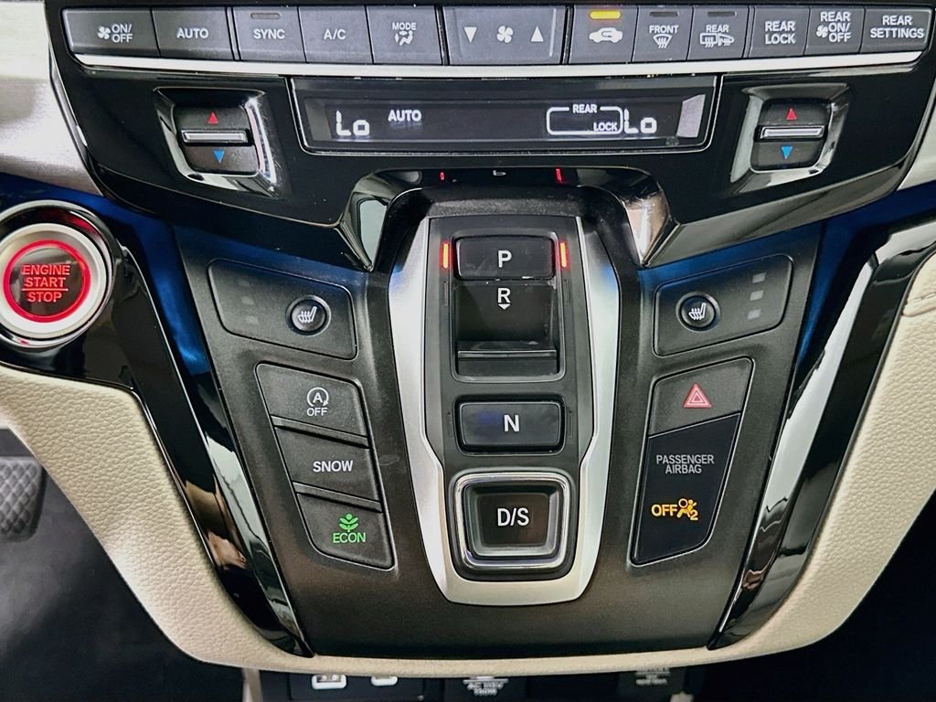 2025 Honda Odyssey Touring - Photo 17