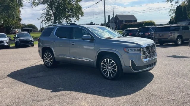 Used 2023 Silver GMC Denali image 3