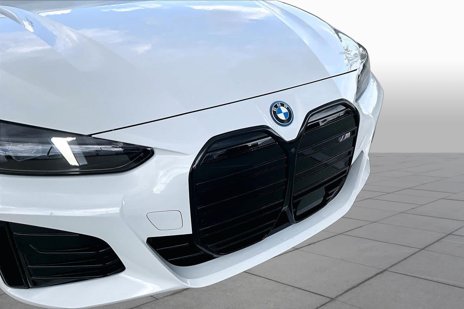 Used 2025 Alpine White BMW M50 image 27