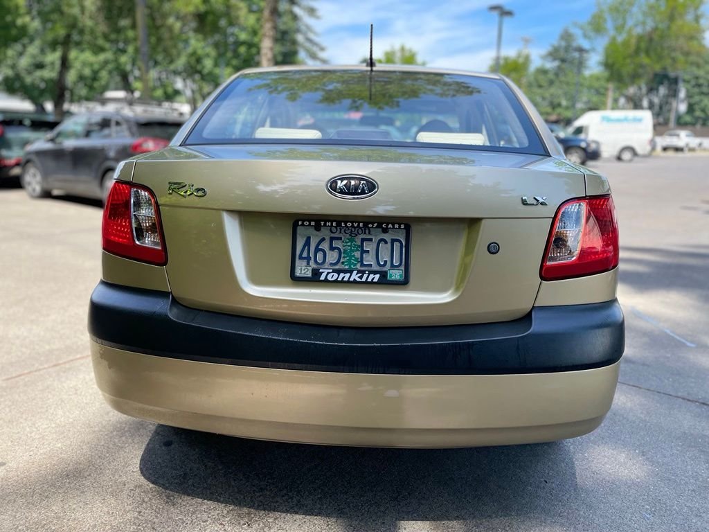 Used 2008 Cashmere / Beige Kia LX image 5