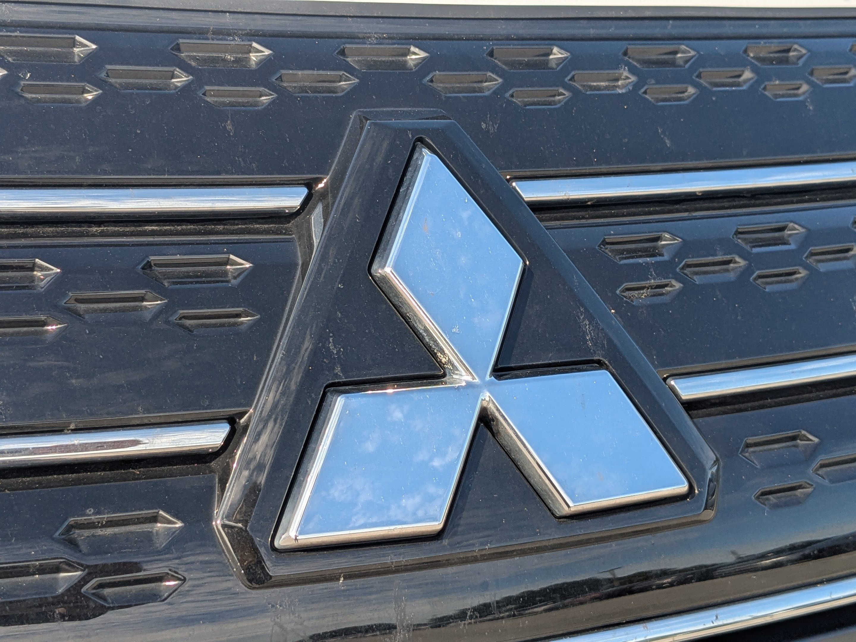 2025 Mitsubishi Outlander Plug-in Hybrid SE - Photo 35