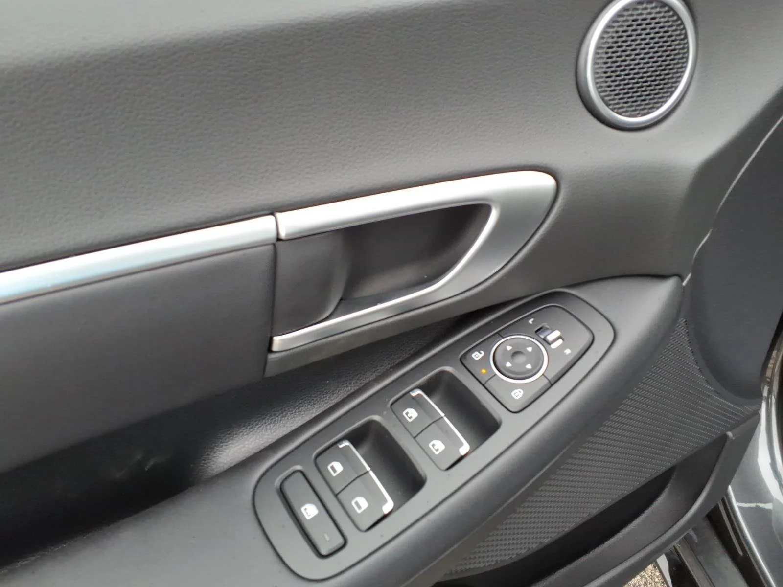 New 2026 Portofino Gray Hyundai SEL Sport image 8