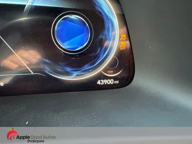 Used 2023 White Hyundai SEL image 11