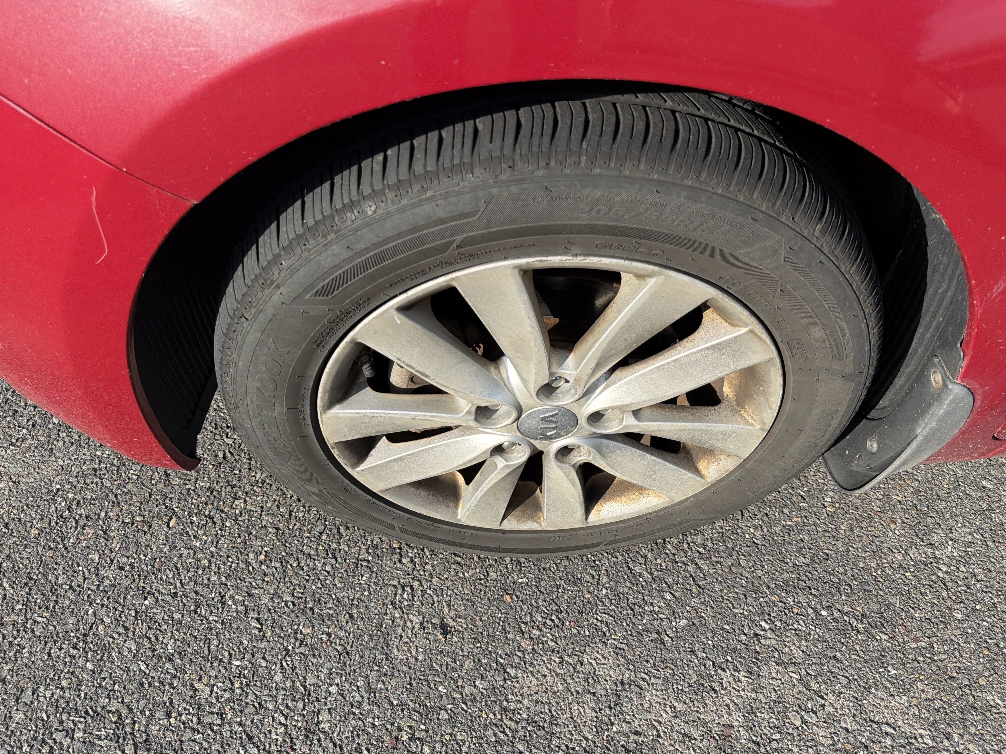 Used 2014 Crimson Red Kia LX image 3