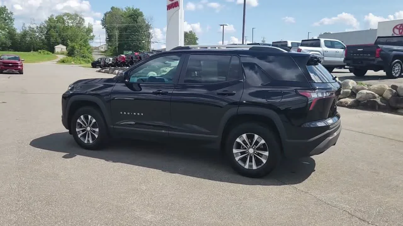 Used 2025 Mosaic Black Metallic Chevrolet AWD LT image 6