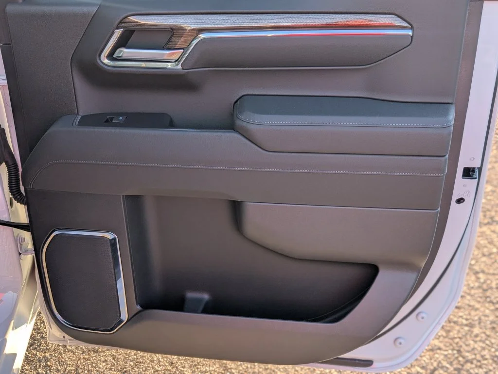 New 2026 Summit White Chevrolet LT image 32
