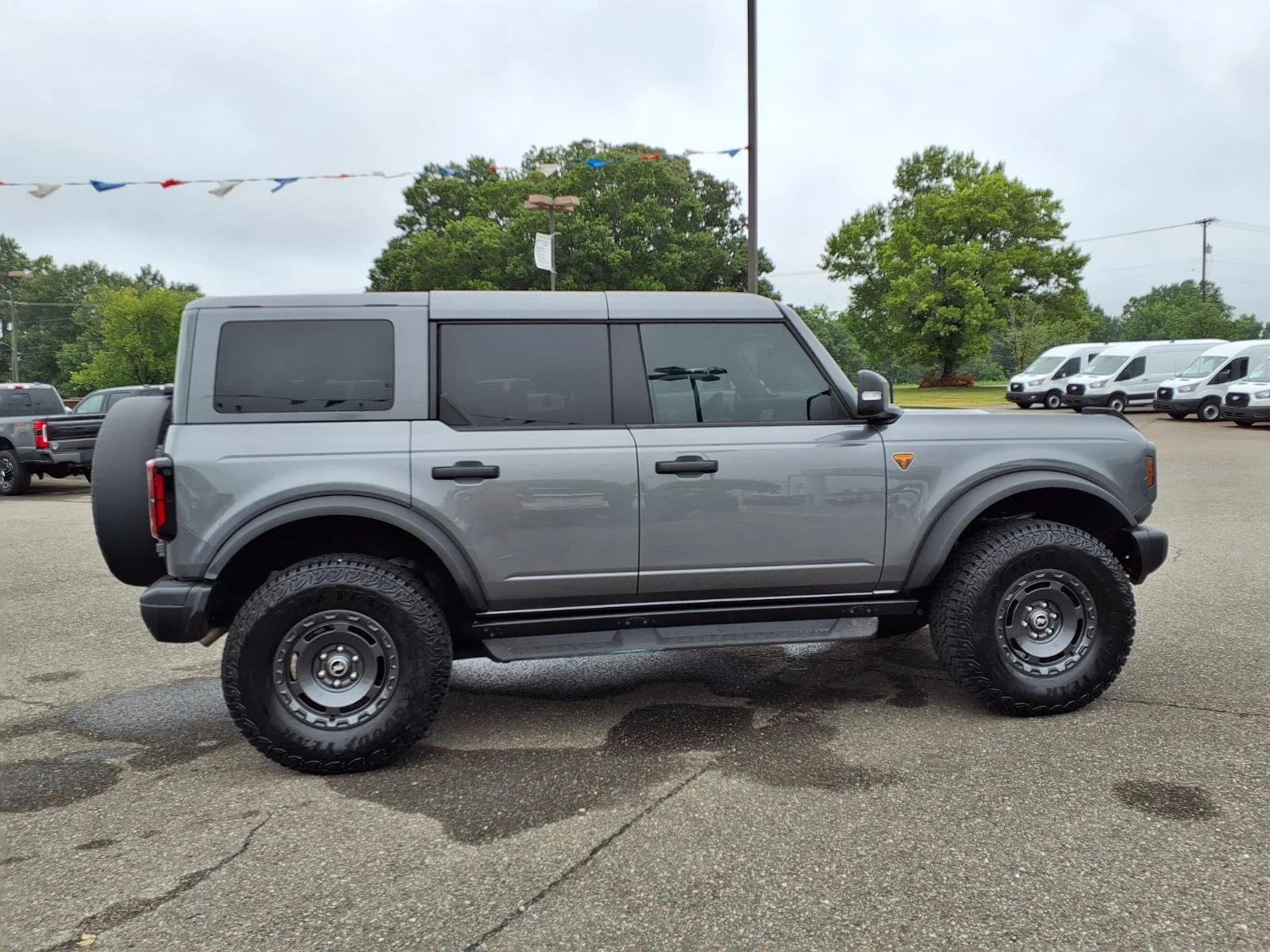 Used 2025 Carbonized Gray Metallic Ford Badlands image 10