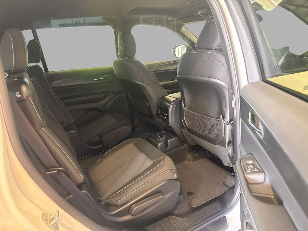 New 2026 Bright White Clearcoat Jeep Laredo image 12