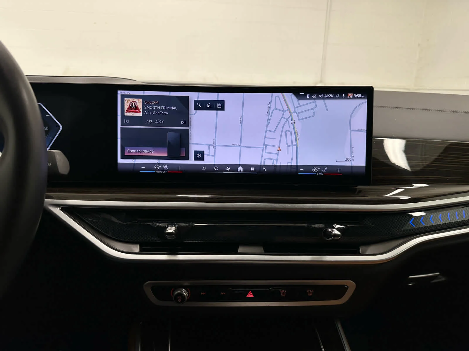Used 2025 Skyscraper Grey Metallic BMW xDrive40i image 30