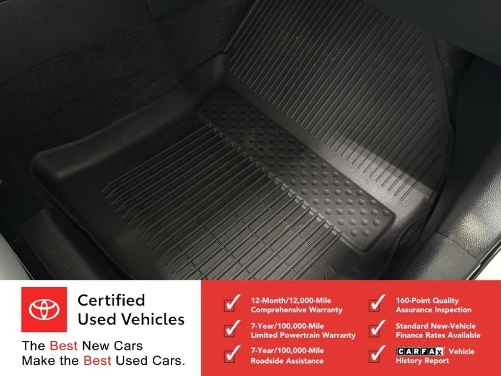 Used 2025 Ice Cap Toyota SE image 21