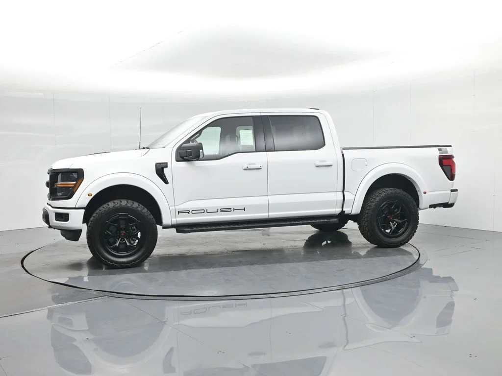 New 2025 Oxford White Ford XLT image 33