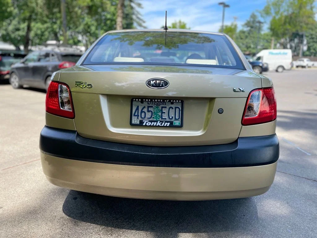 Used 2008 Cashmere / Beige Kia LX image 5