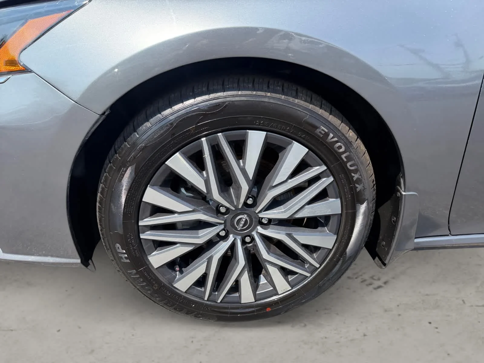 Used 2024 Gun Metallic Nissan 2.5 SV image 10