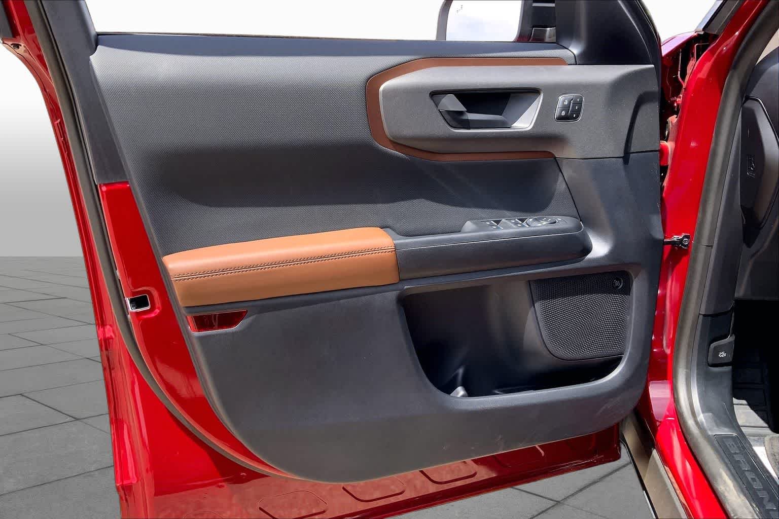 New 2025 Ruby Red Metallic Tinted Clearcoat Ford Outer Banks® image 9