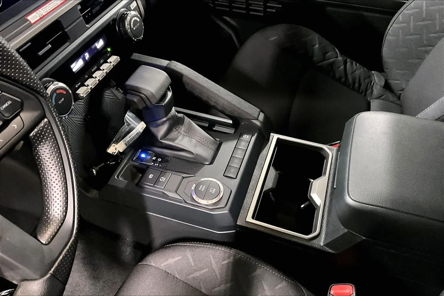 2026 Toyota Tacoma SR5 - Photo 7