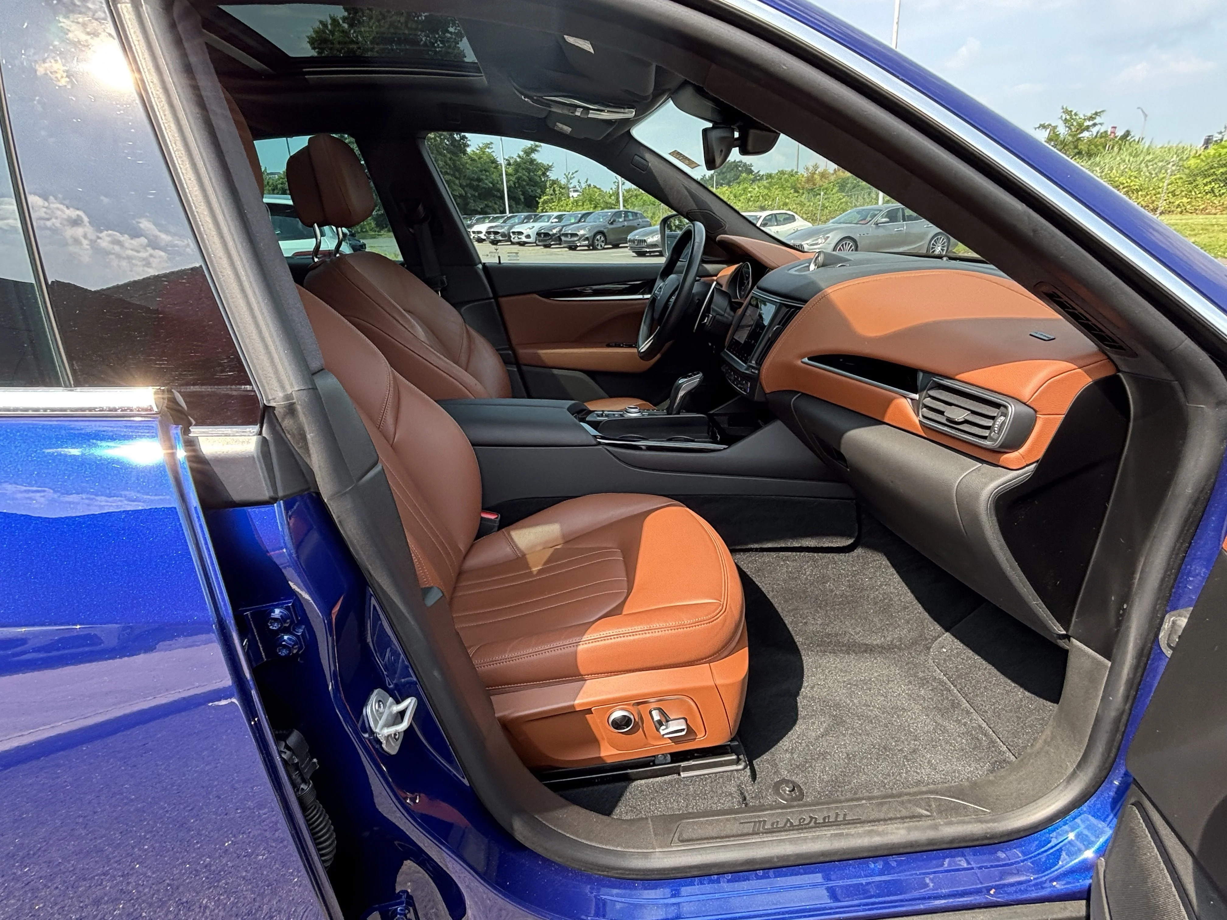 Used 2021 Blu Emozione Metallic Maserati S image 29
