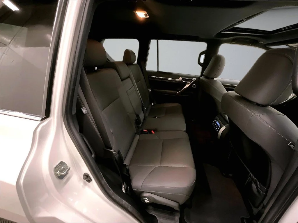 Used 2023 White Lexus 460 image 25