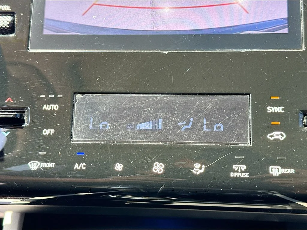 Used 2022 Gray Hyundai SEL image 19