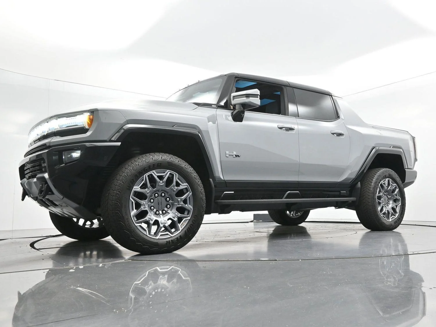 Used 2024 Meteorite Metallic (Grey) GMC 3X image 57