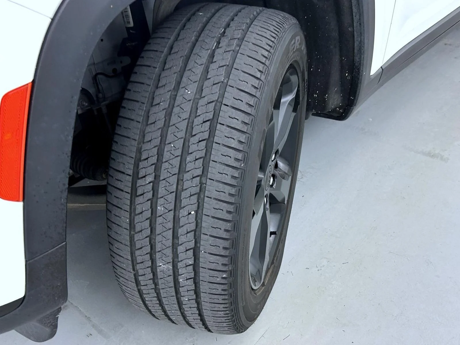 Used 2023 White Jeep Altitude image 26
