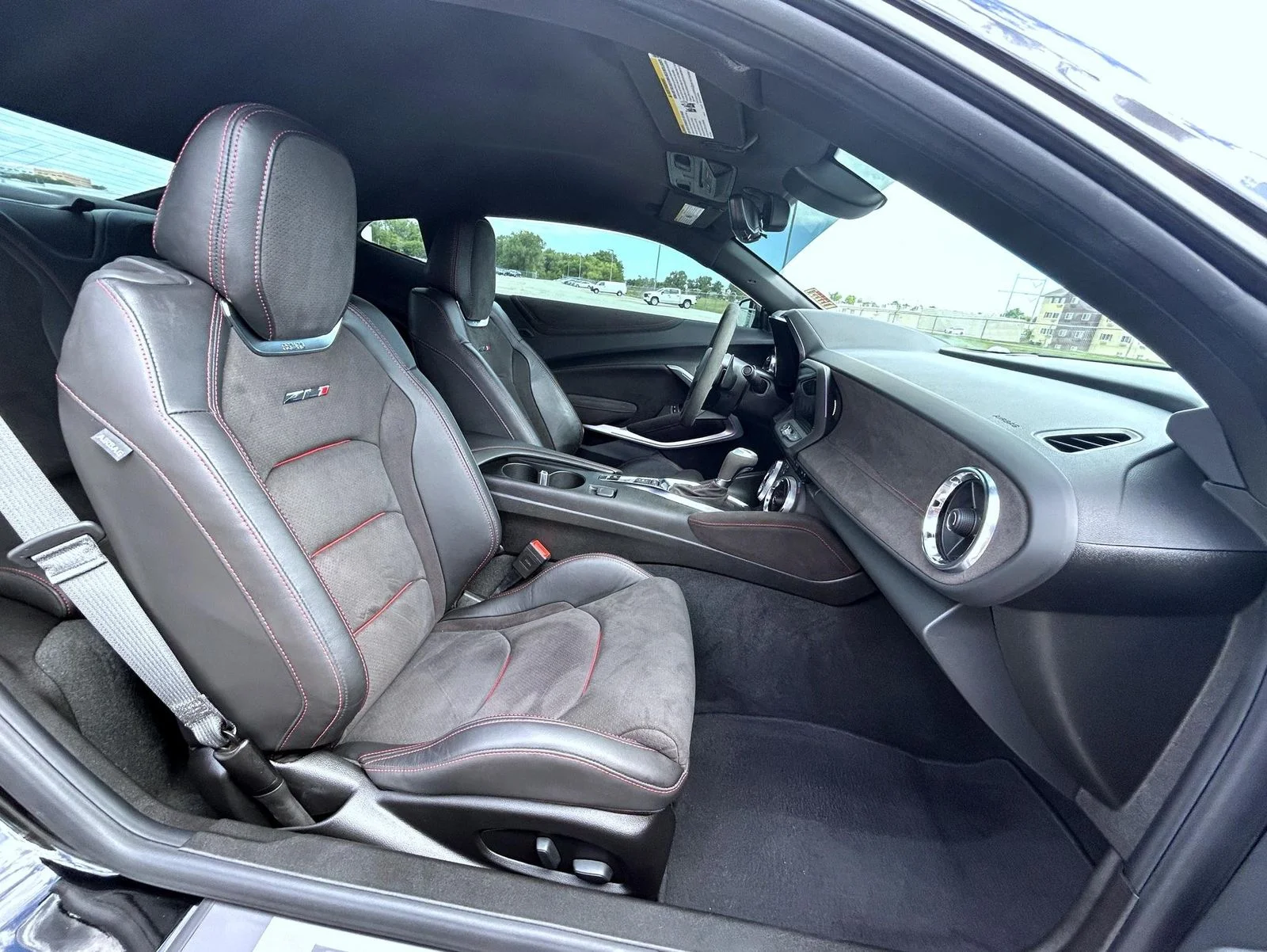 Used 2022 Black Chevrolet ZL1 image 16