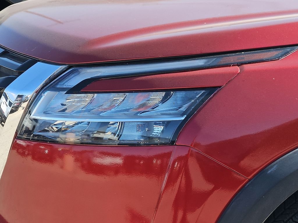 Used 2022 Red Nissan SV image 3