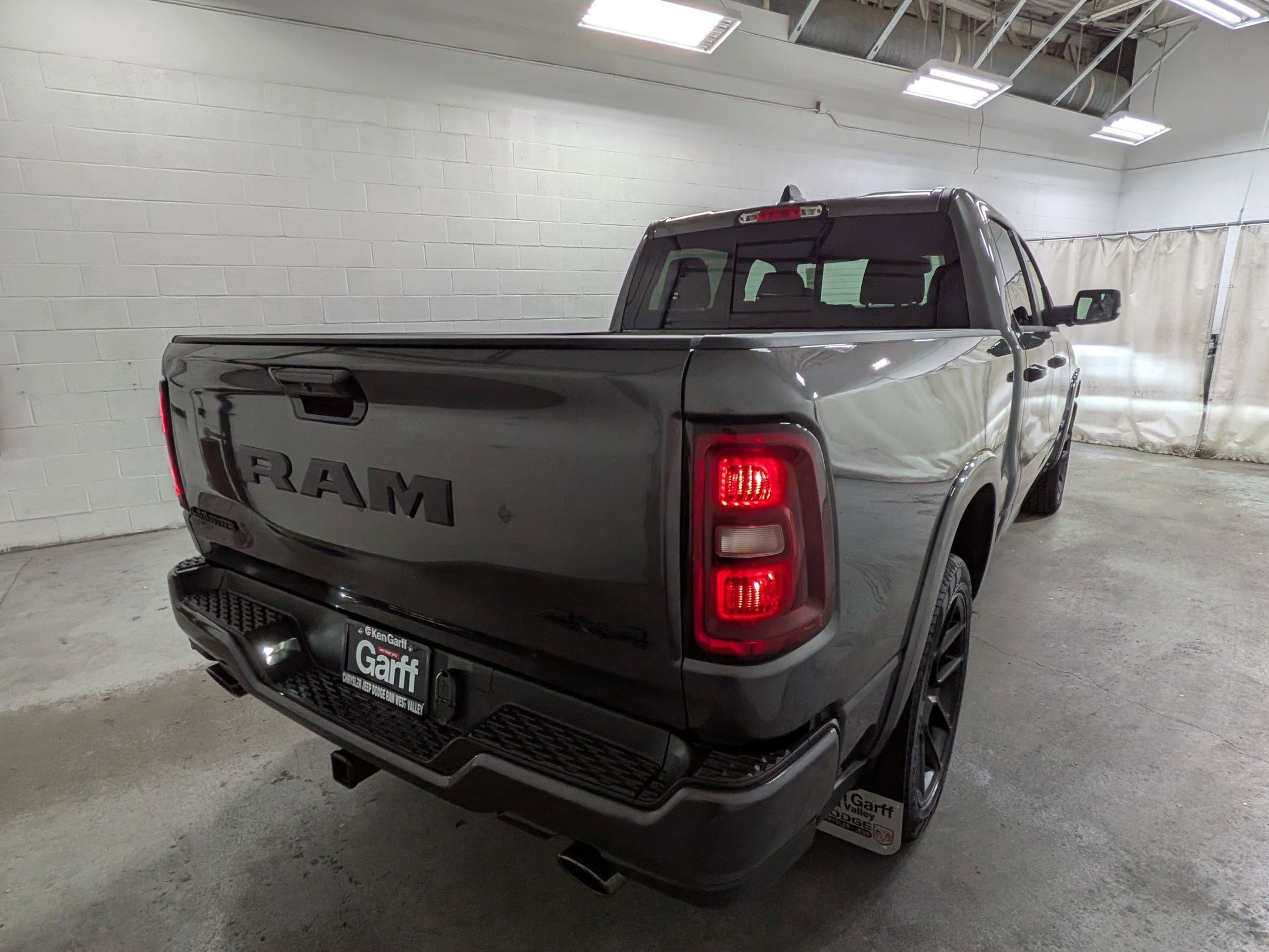 New 2026 Granite Crystal Metallic Clear-Coat Exterior Paint RAM Laramie image 4