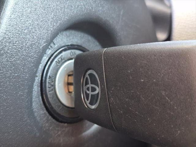 2025 Toyota Corolla LE - Photo 32