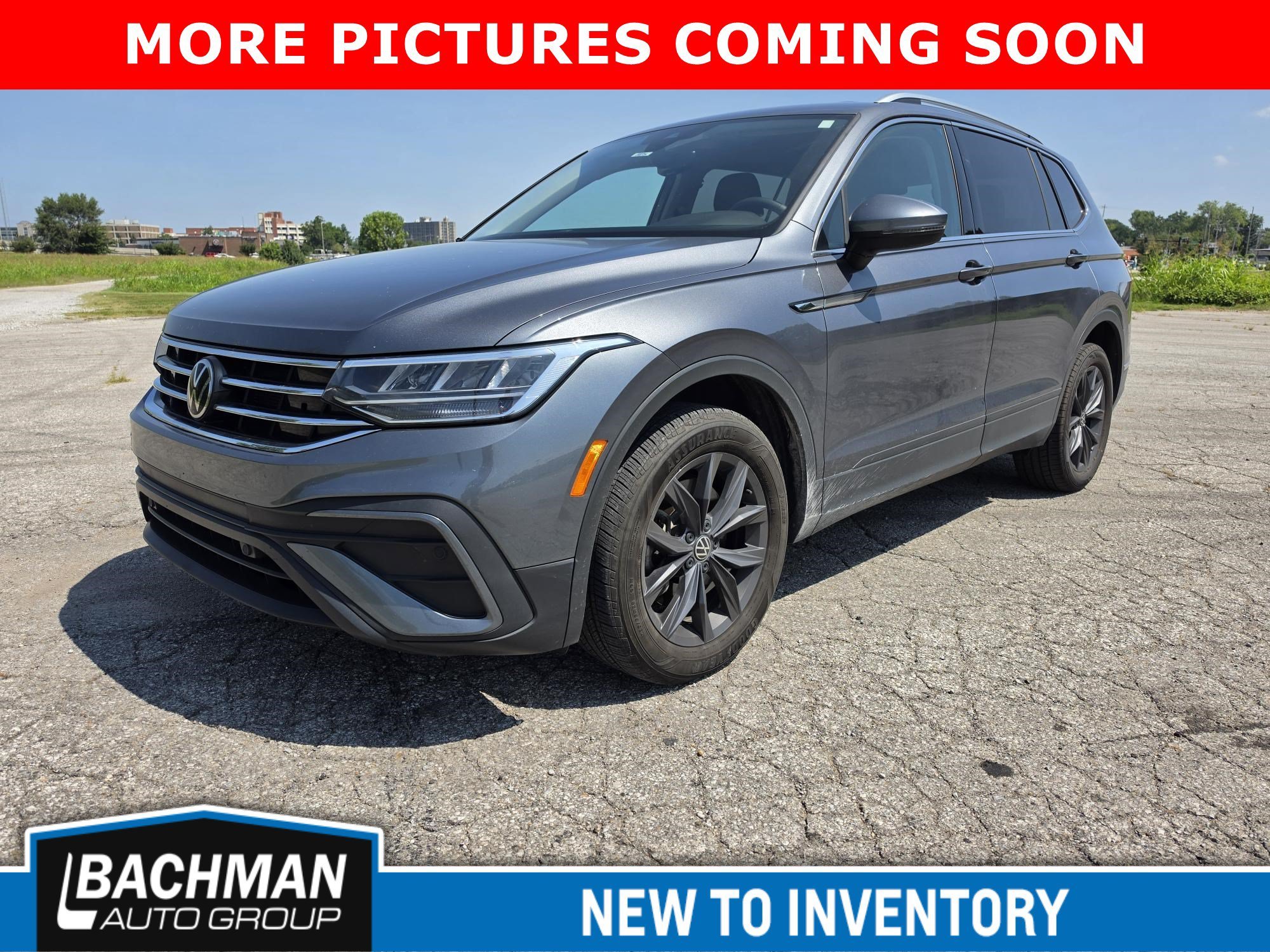 Used 2022 Platinum Gray Metallic Volkswagen SE image 3