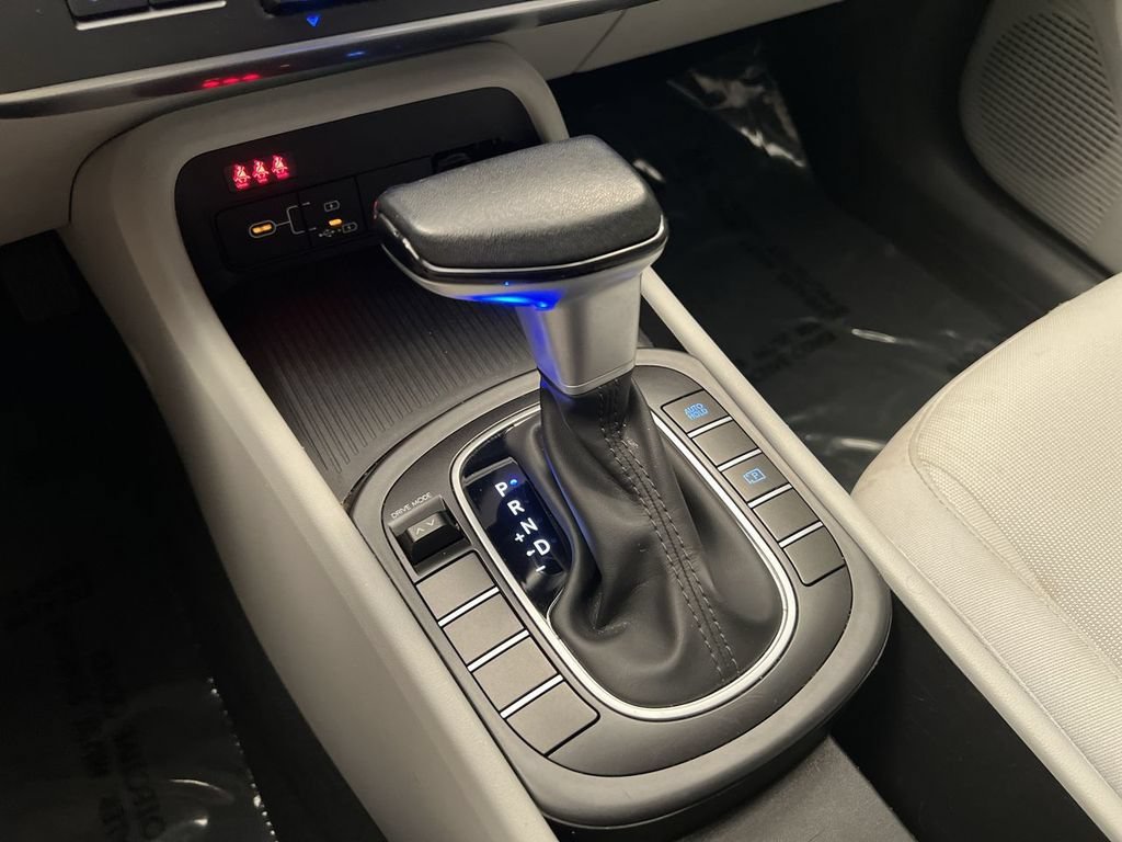 2025 Hyundai Kona SEL - Photo 19