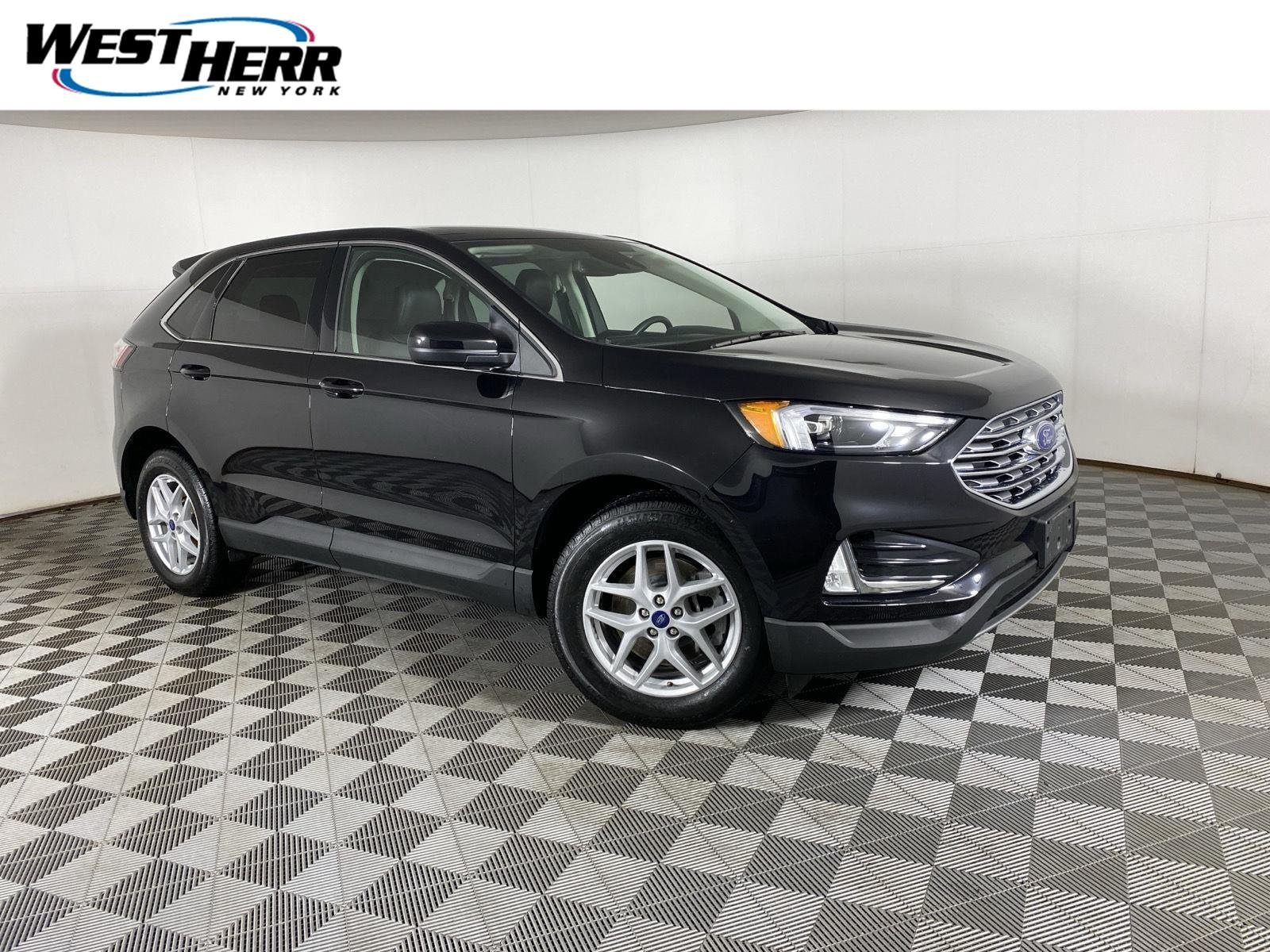 Used 2022 Agate Black Ford SEL image 1