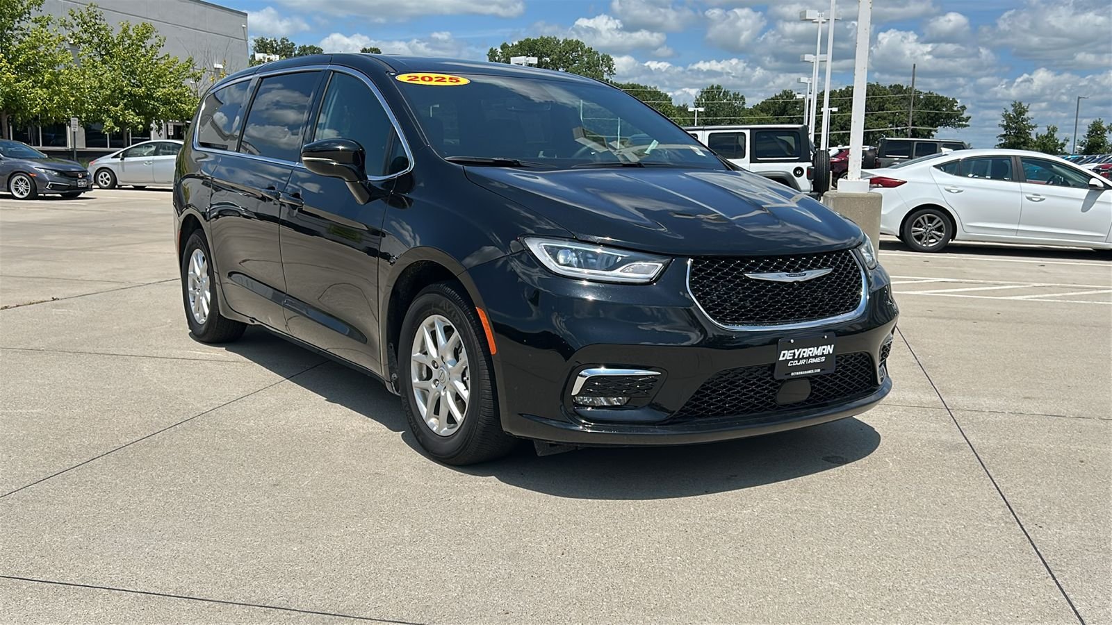 Used 2025 Black Chrysler Select image 2