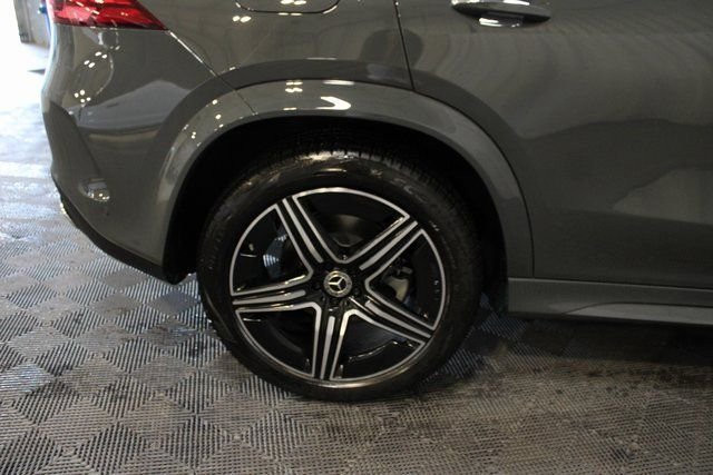 New 2026 MANUFAKTUR Silicon Grey Mercedes-Benz GLE 450 image 11