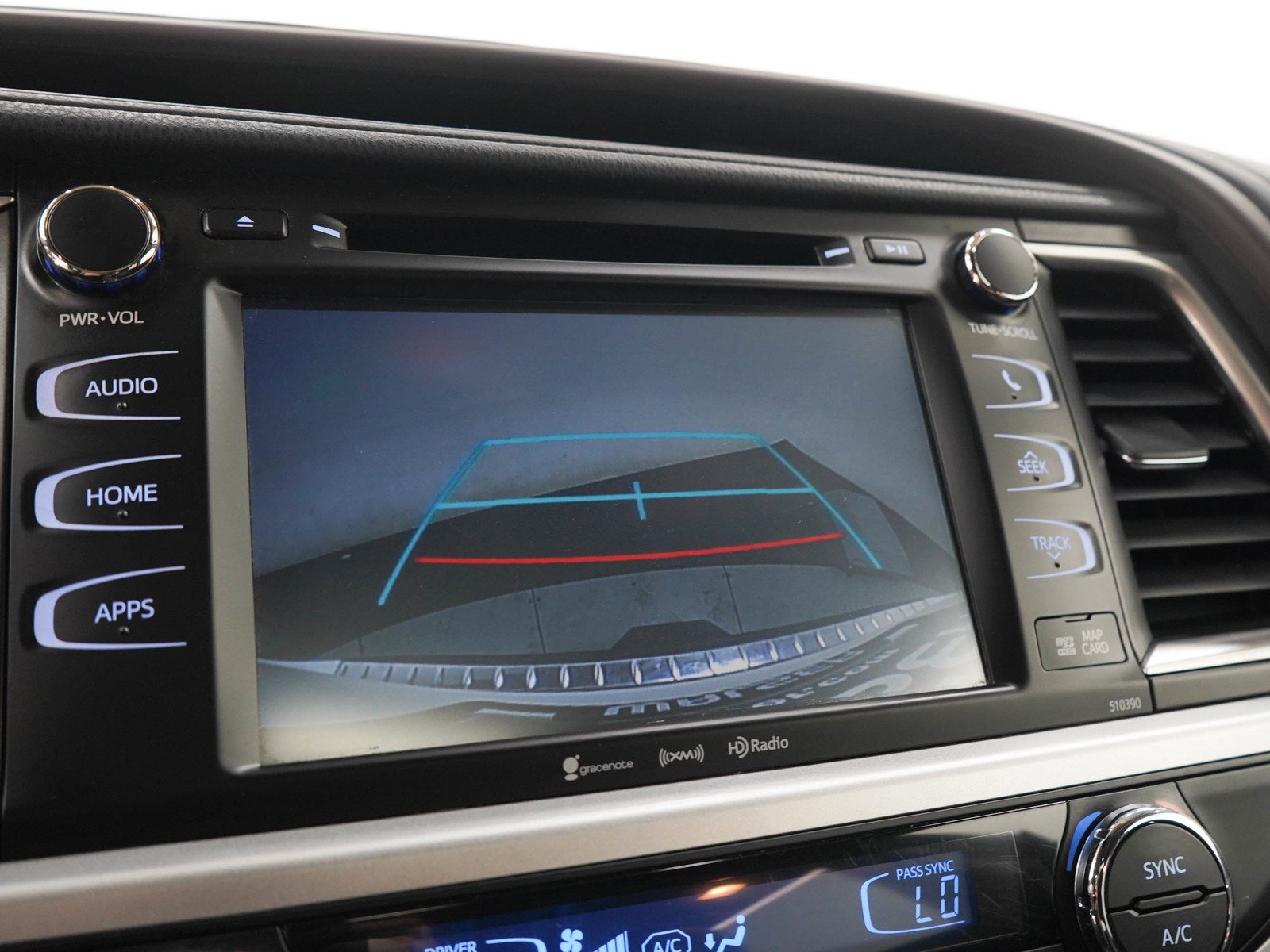 Used 2019 Blizzard Pearl Toyota XLE V6 AWD image 30