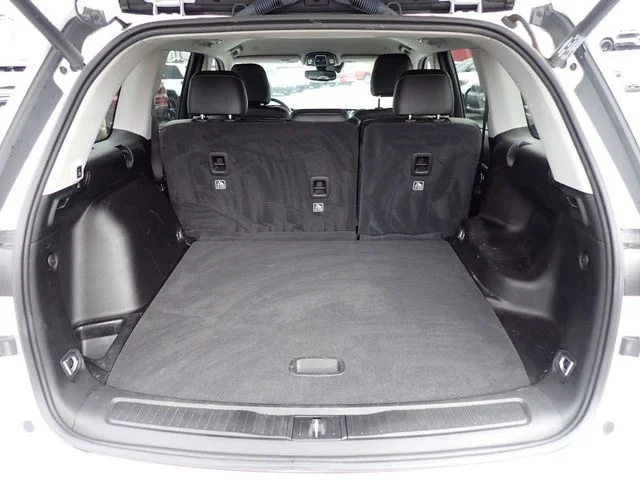 Used 2023 White Jeep Limited image 6
