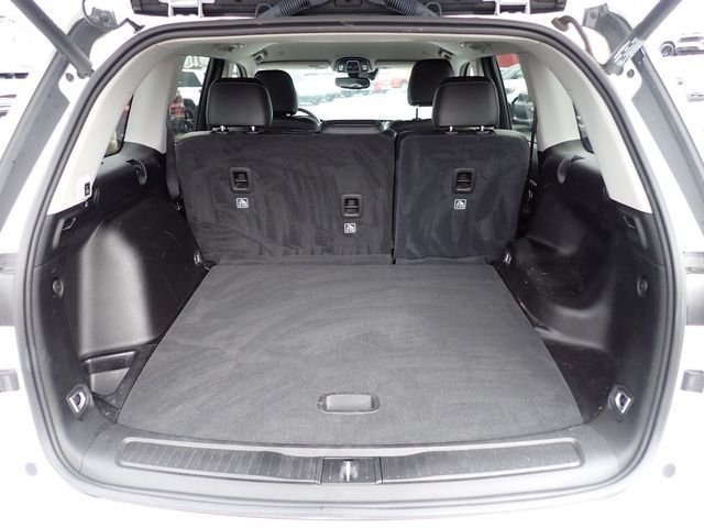 Used 2023 White Jeep Limited image 6
