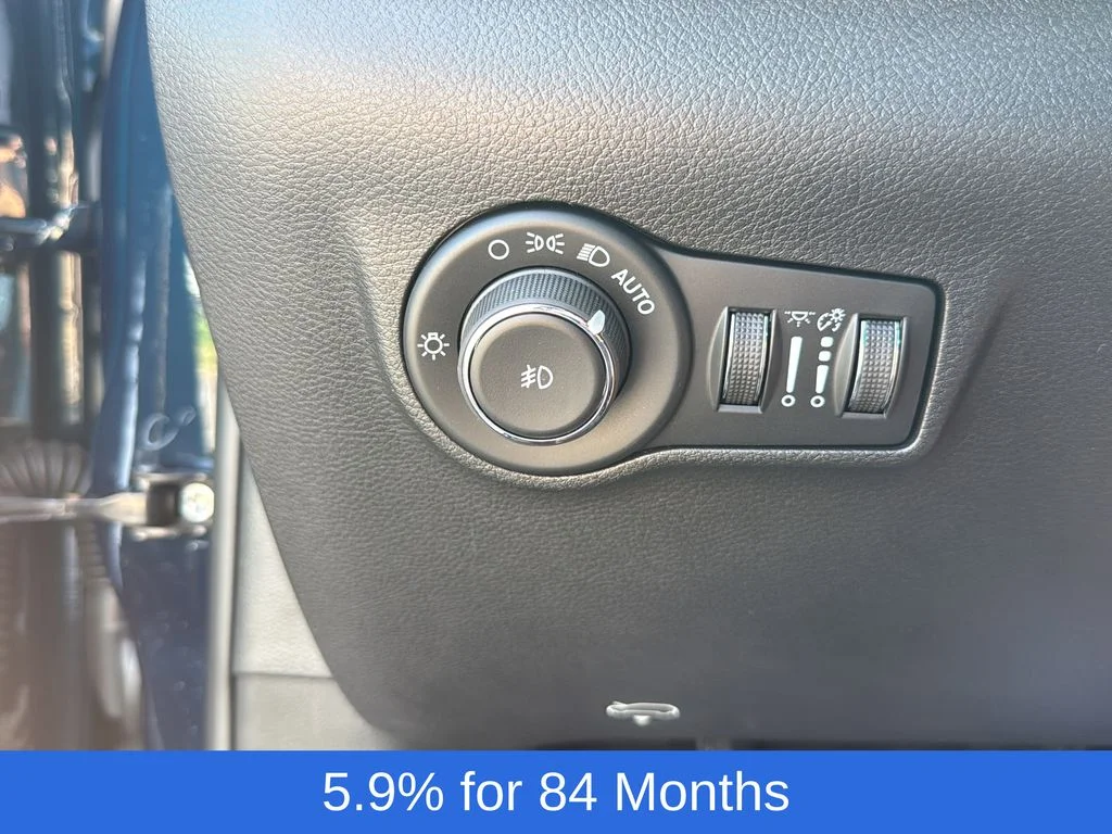 New 2026 Blue Jeep Latitude image 22