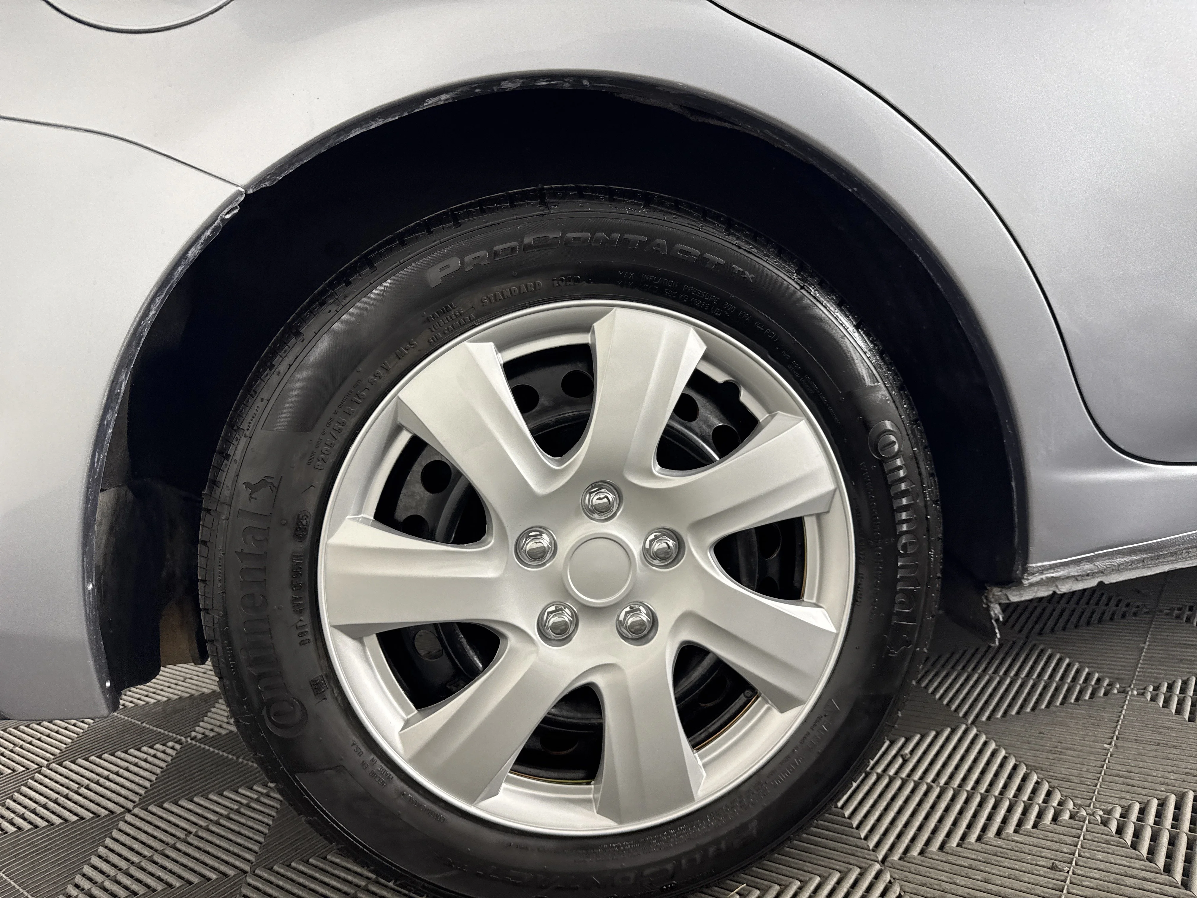 Used 2020 Ice Silver Metallic Subaru Base image 19