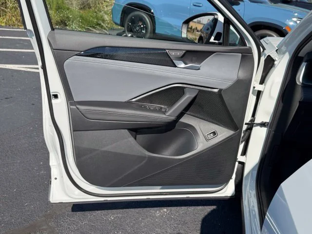 New 2026 Pure White Volkswagen 2.0T SE image 13