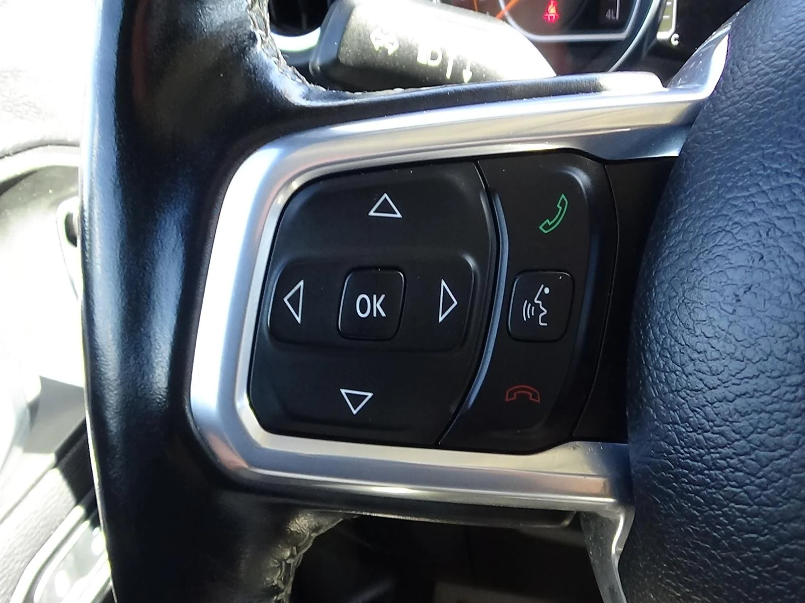 Used 2021 Black Clear Coat (px8) Jeep Overland image 21