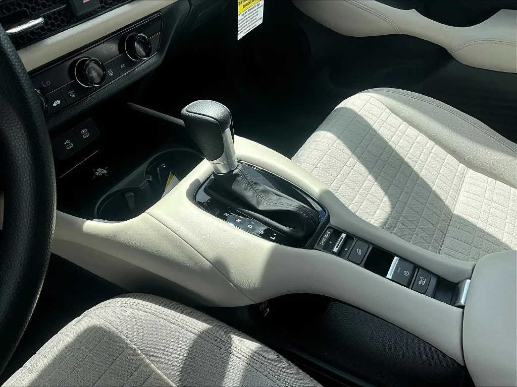 New 2027 Platinum White Pearl Honda LX AWD image 21